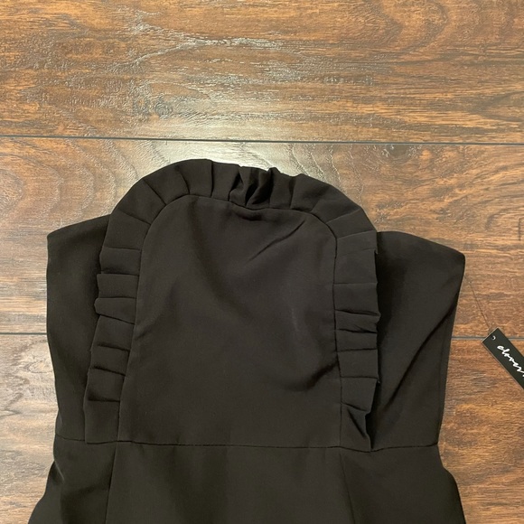 CLOVER & SLOANE STRAPLESS RUFFLE NECKLINE DRESS - Picture 8 of 9